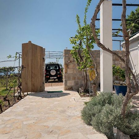 Holiday Home Vineyard House โบล ภายนอก รูปภาพ