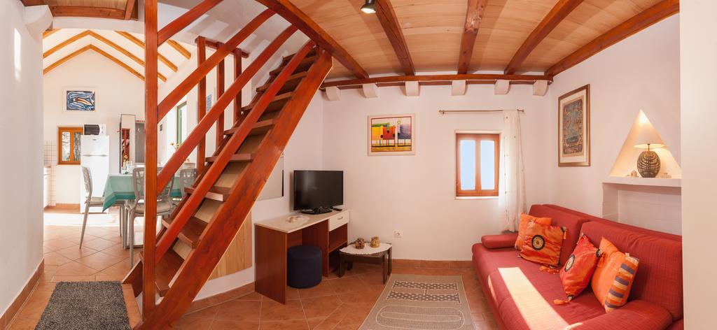 Holiday Home Vineyard House โบล ภายนอก รูปภาพ
