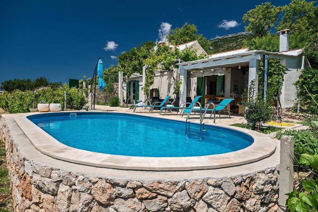 Holiday Home Vineyard House โบล ภายนอก รูปภาพ